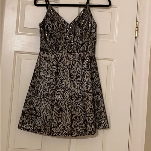 Cocktail dress - Picture 1 of 4